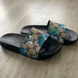 Gucci Bloom Slides woman’s size 8 (worn only about 5 times)